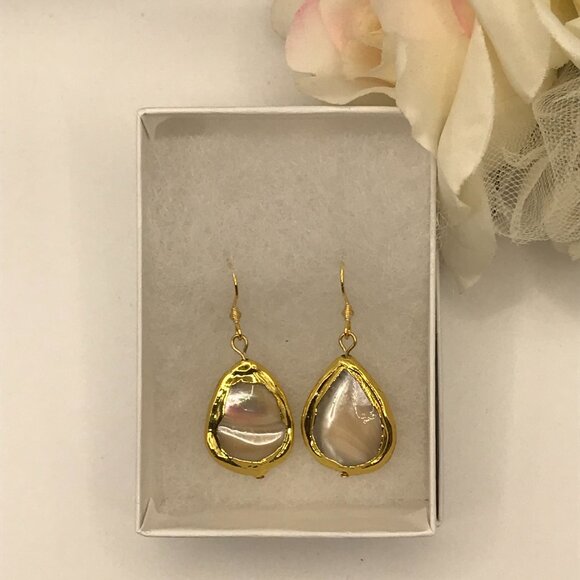 Pearl Mother of Pearl Shell Teardrop 316 stainless Hypoallergenic Hooks NEW - Picture 10 of 12